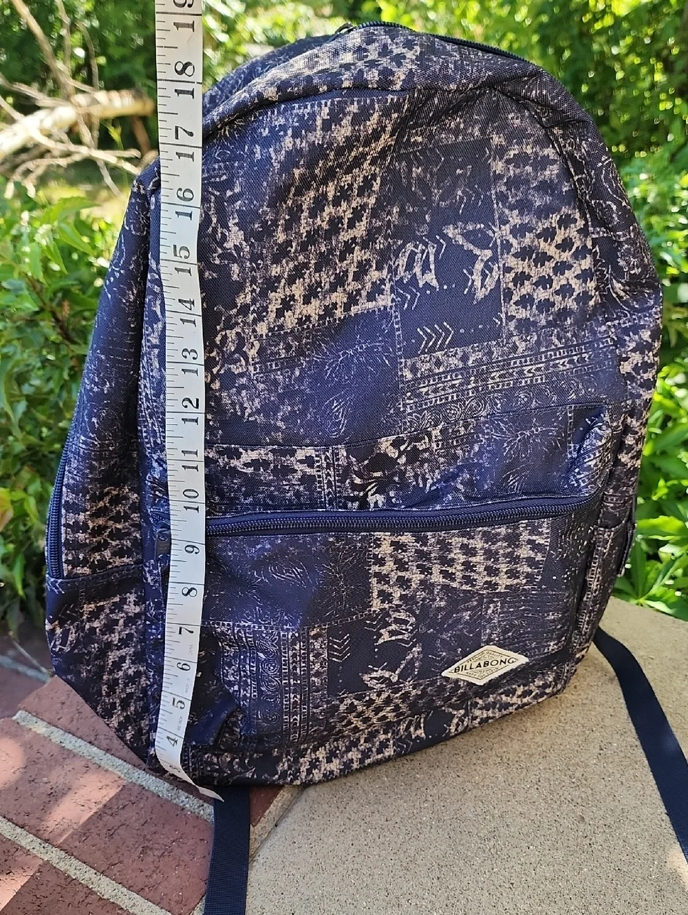 NWOT Billabong Navy Blue/Tan Patterned Backpack